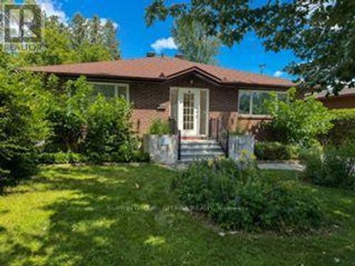 767 Claude St, Ottawa, ON, K1K2S1 | Card Image