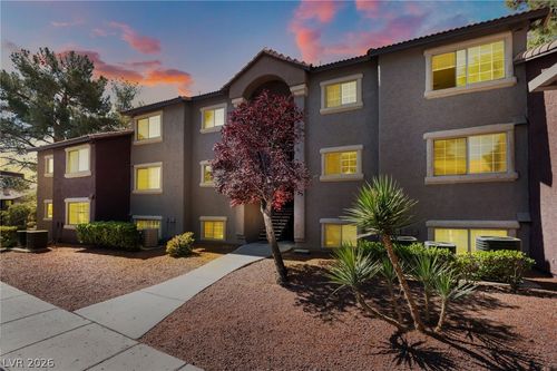 2020-2750 S Durango Dr, Las Vegas, NV, 89117-2636 | Card Image