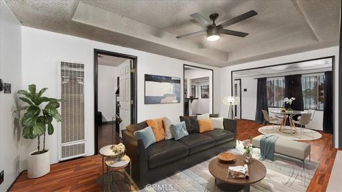 3902 Live Oak St, Cudahy, CA, 90201-4120 | Card Image