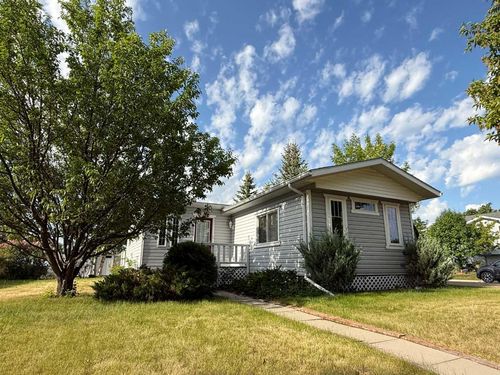 339 Cottonwood Drive, Vulcan, AB, T0L2B0 | Card Image