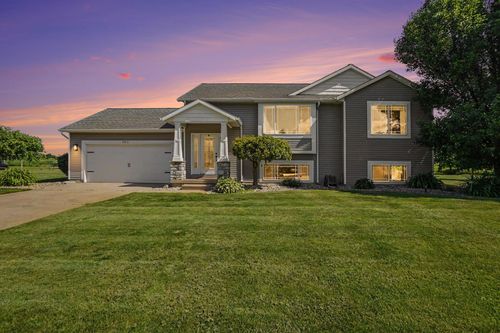 4913 W Daisy Way, Fremont, MI, 49412-8261 | Card Image
