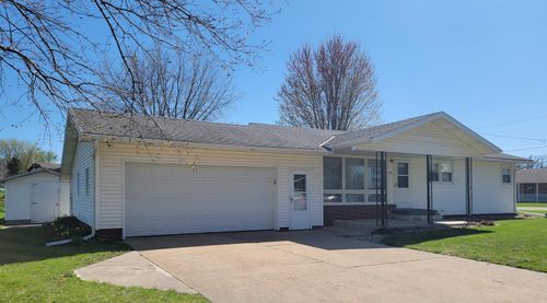 40 Bayou Dr, Nashua, IA, 50658-9687 | Card Image