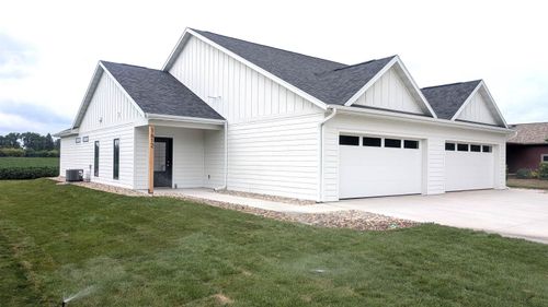 1612 W 11th St, Spencer, IA, 51301-2967 | Card Image