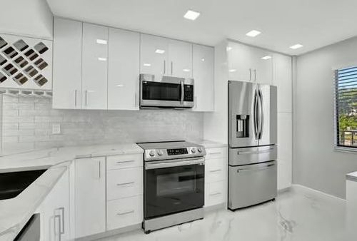 407-7076 Huntington Ln, Delray Beach, FL, 33446-2506 | Card Image