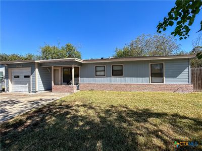 1606 Sam Houston, House other with 3 bedrooms, 1 bathrooms and null parking in Victoria TX | Image 3