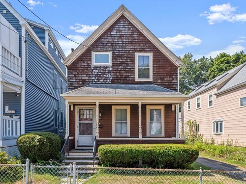 27 Alpine St, Somerville, MA, 02144-2624 | Card Image