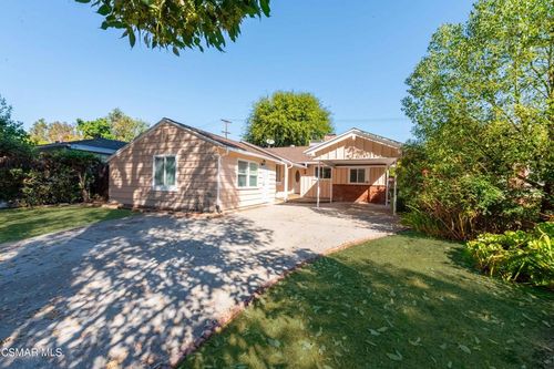 22125 Costanso St, Woodland Hills, CA, 91364-1636 | Card Image