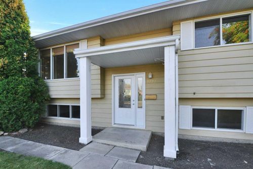 3727 50 Avenue, Innisfail, AB, T4G1J1 | Card Image