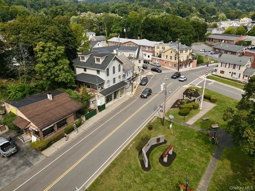 233 Main St, Highland Fls, NY, 10928-1711 | Card Image