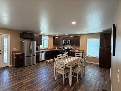 9 Whiting St, Bath, NY, 14810-1137 | Card Image