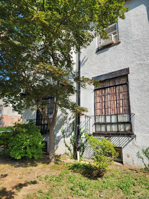 19 E Lincoln Ave, Mount Vernon, NY, 10552-3207 | Card Image
