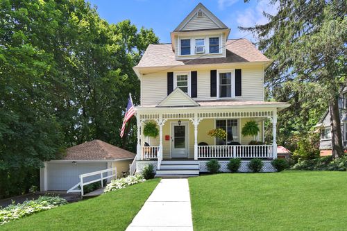17 Adams St, Winsted, CT, 06098-1201 | Card Image