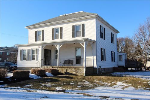 460 E Main Rd, Middletown, RI, 02842-7227 | Card Image