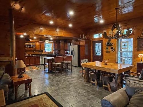 911 Summit Way, Blairsville, GA, 30512-4757 | Card Image