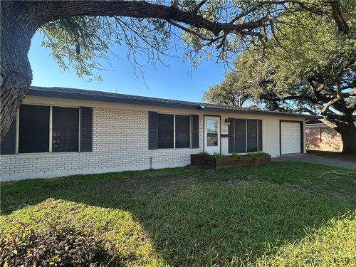 713 S 17th St, Kingsville, TX, 78363-6439 | Card Image