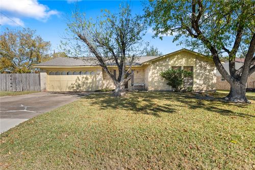 2901 Oakside Dr, Bryan, TX, 77802-4728 | Card Image