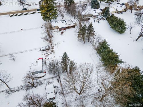 11422 Crosby Rd, Fenton, MI, 48430-9090 | Card Image