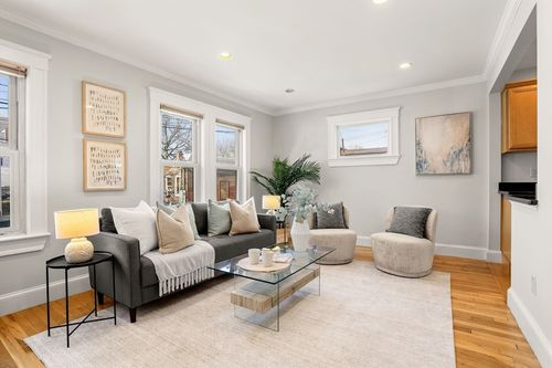 4-4 Magnolia St, Arlington, MA, 02474-8726 | Card Image