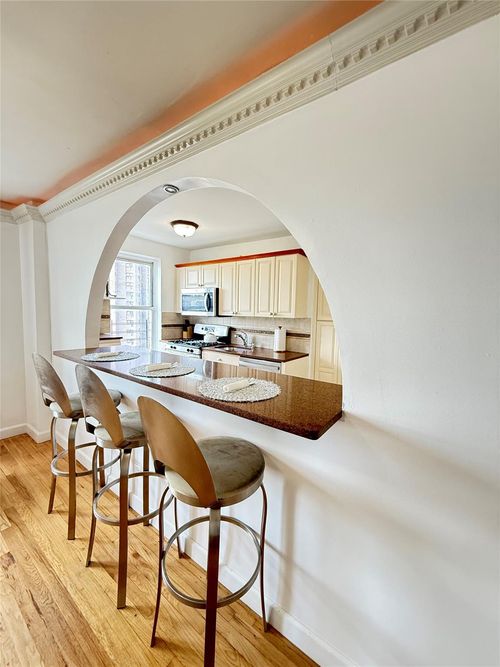 apt-5z-2630 Kingsbridge Ter, Bronx, NY, 10463-7507 | Card Image