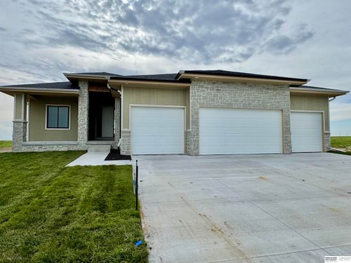 10316 S 212th St, Gretna, NE, 68028-5161 | Card Image