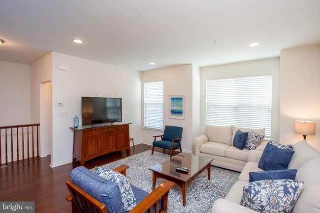 1994 Hickory Ln, Townhouse with 3 bedrooms, 4 bathrooms and null parking in LANGHORNE PA | Image 20