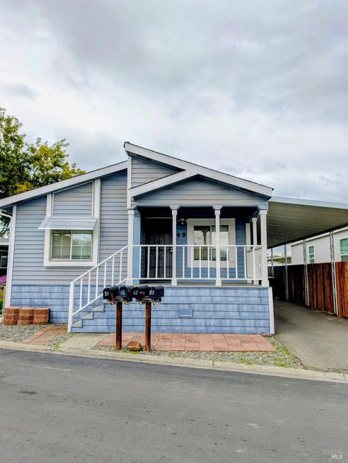 49 Del Paso Ct, Vacaville, CA, 95687-9471 | Card Image