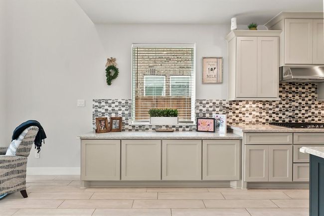 Ample cabinet and countertop space in this ktichen! | Image 8