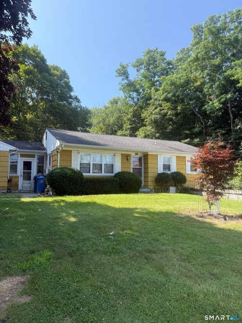 39 Sterling Hill Rd, Moosup, CT, 06354-2026 | Card Image