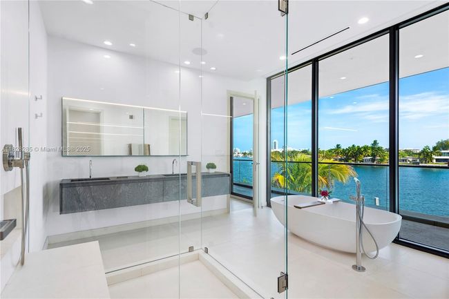 1410 S Biscayne Point Rd, House other with 6 bedrooms, 7 bathrooms and null parking in Miami Beach FL | Image 36