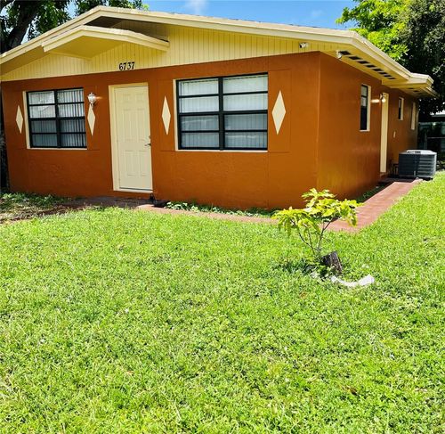 6737 Nw 6th Ct, Miami, FL, 33150-4107 | Card Image