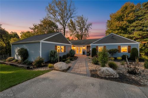 11579 Girdled Rd, Concord Township, OH, 44077-9706 | Card Image