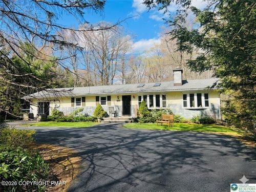 215 Larch Oval, Tobyhanna, PA, 18466-8042 | Card Image