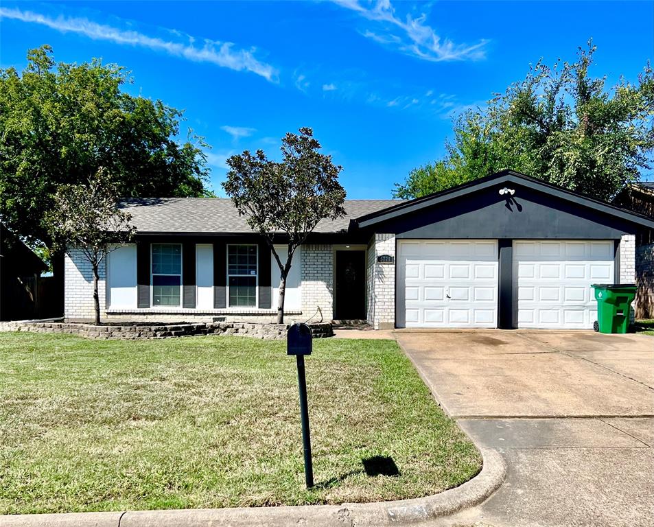 Denise Dr, Haltom City, TX 76148