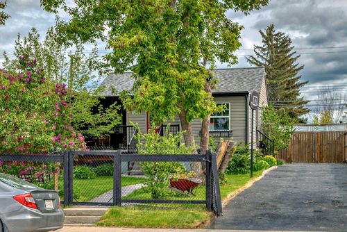 1834 42 St Se, Calgary, AB, T2B1E9 | Card Image