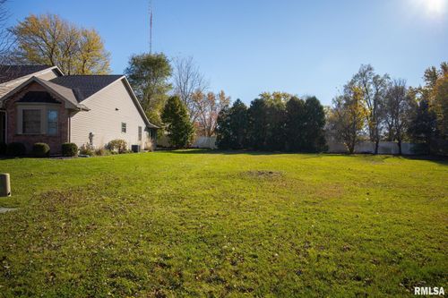 130 Susan Ct, East Peoria, IL, 61611-1513 | Card Image