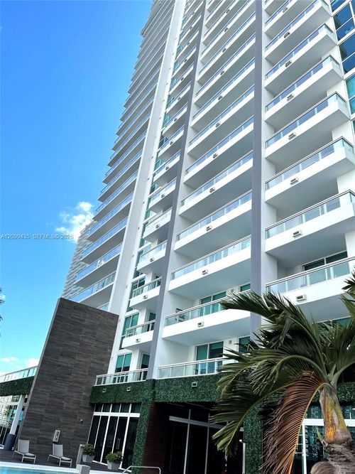 907-1080 Brickell Ave, Miami, FL, 33131-3981 | Card Image