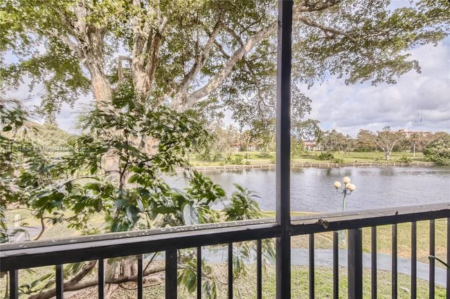 APT-2L - 3760 Inverrary Dr, Condo with 2 bedrooms, 2 bathrooms and null parking in LAUDERHILL FL | Image 20