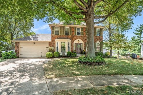1427 Oakhall Manor Ct, Ballwin, MO, 63021-7592 | Card Image
