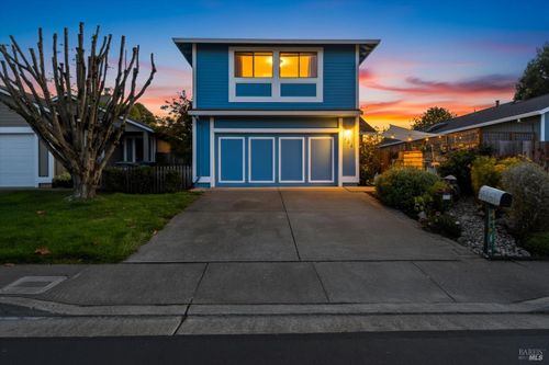 101 Pinewood Ct, Cotati, CA, 94931-5156 | Card Image