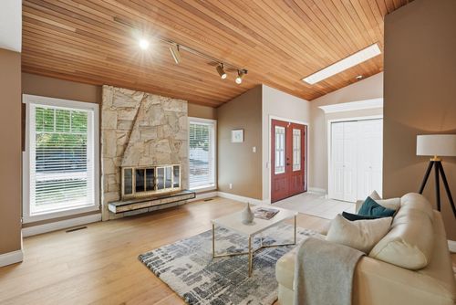 11779 Lyon Rd, House with 5 bedrooms, 4 bathrooms and 6 parking in Delta BC | Card Image