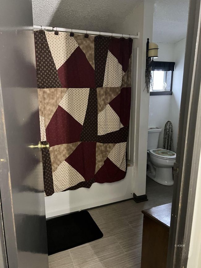 33695 State Route 683, House other with 5 bedrooms, 2 bathrooms and null parking in Mc Arthur OH | Image 12