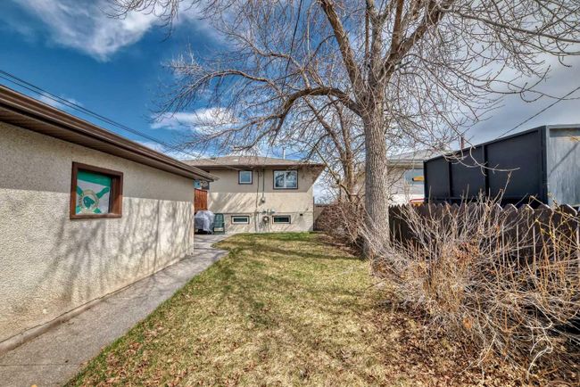 3816 Dover Ridge Drive Se, Home with 3 bedrooms, 1 bathrooms and 2 parking in Calgary AB | Image 41