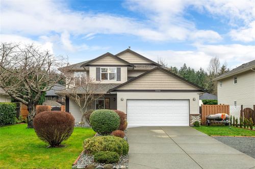 2010 College Dr, Campbell River, BC, V9H1T8 | Card Image