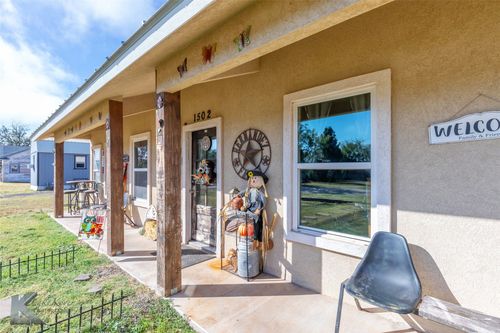1502 Avenue N, Anson, TX, 79501-5012 | Card Image