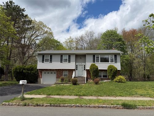 48 Lake Nanuet Dr, Nanuet, NY, 10954-3511 | Card Image