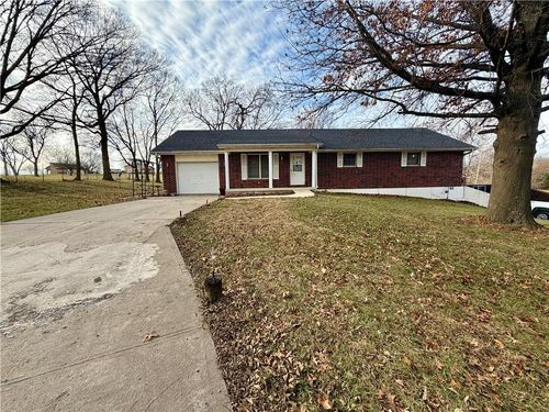 7890 Se Freeway Farms Dr, Holt, MO, 64048-8404 | Card Image