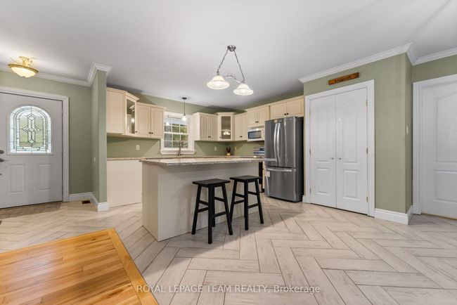 559 Mclachlan Rd, House other with 4 bedrooms, 2 bathrooms and 6 parking in White Lake ON | Image 7
