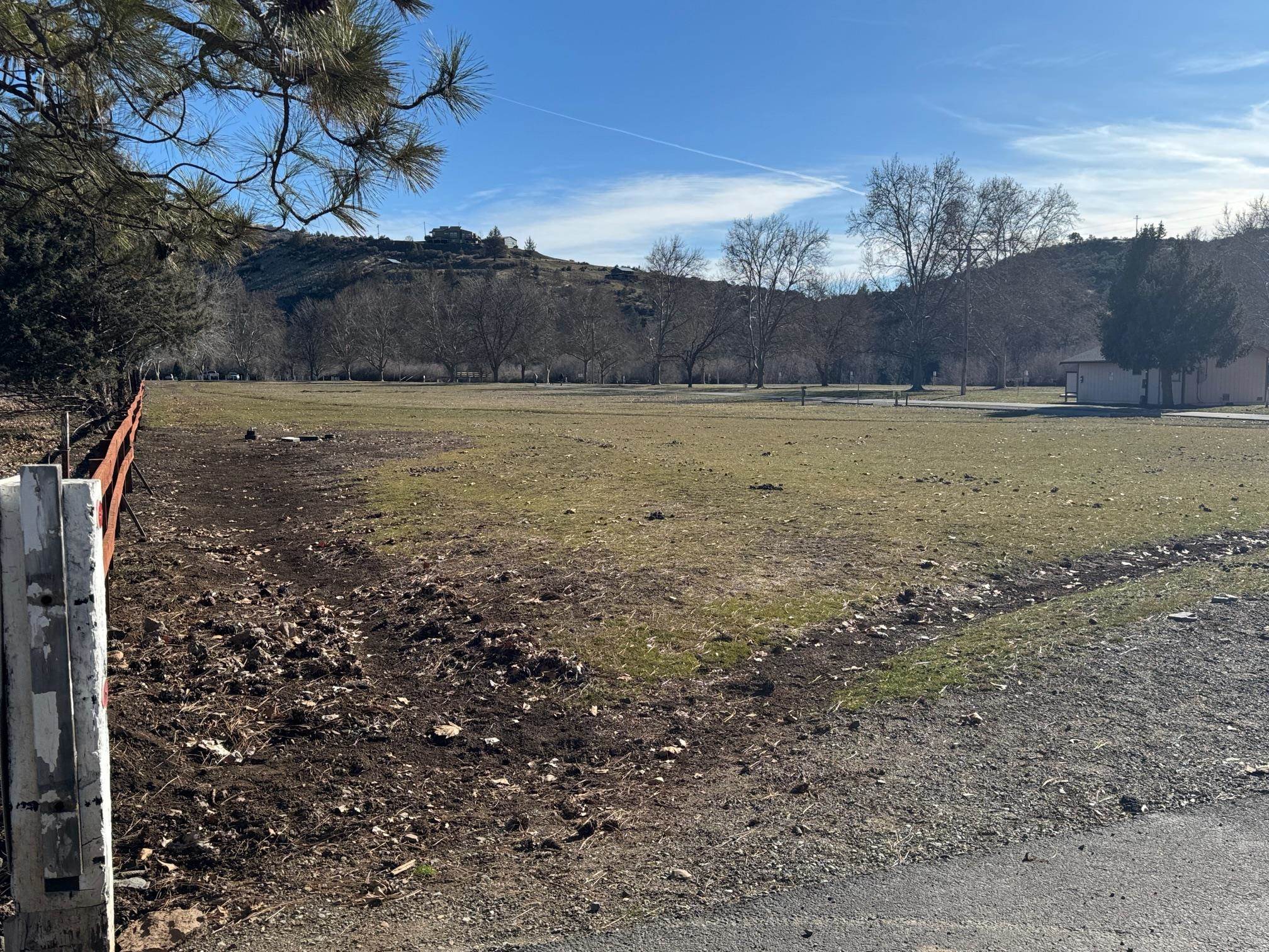 Land in Montague 3