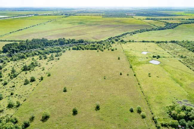 000 N Fm 1724 Rd, Home with 0 bedrooms, 0 bathrooms and null parking in Hankamer TX | Image 14
