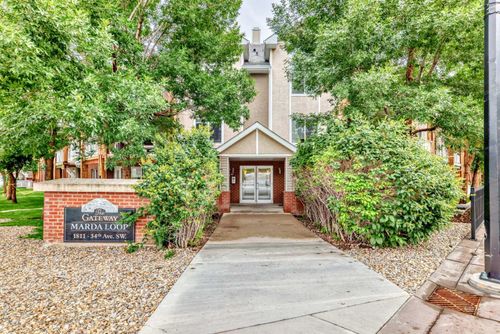 205-1811 34 Avenue Sw, Calgary, AB, T2T2B9 | Card Image